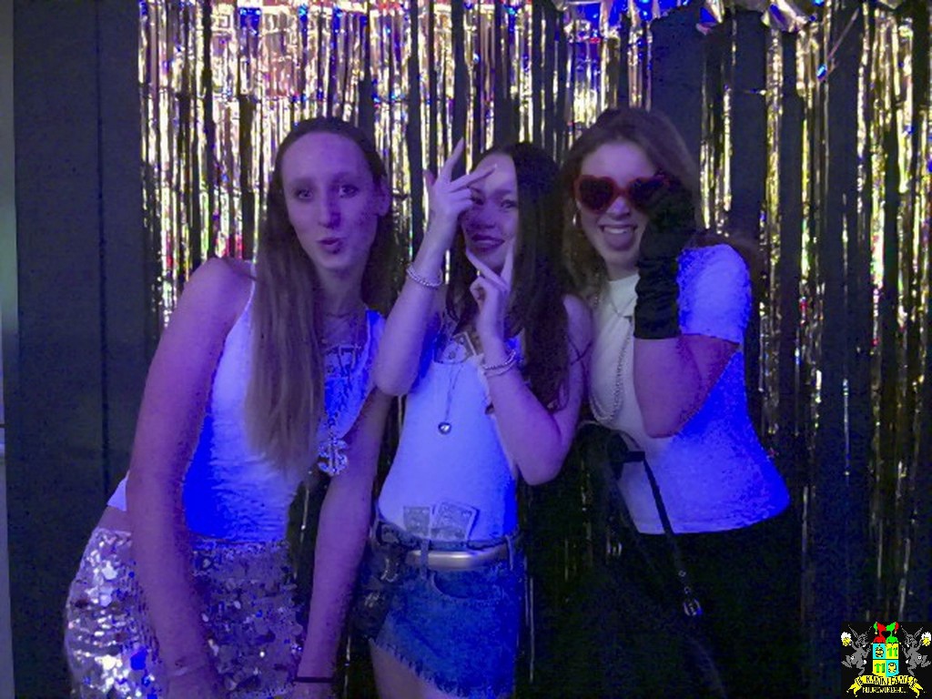 ../Images/Jeugd Opwarmbal Photobooth 076.jpg